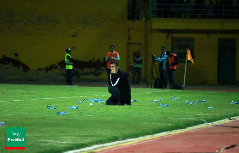 تیم ماشین‌سازی تبریز در هفته پانزدهم لیگ برتر فوتبال به مصاف تیم صنعف نفت آبادان رفت. شاگردان اسکوچیچ موفق شدند در دقیقه 93 دروازه حریف را باز کنند و با نتیجه یک بر صفر مقابل شاگردان خطیبی به برتری برسند. خطیبی سرمربی تیم ماشین‌سازی تبریز پس از گلی که تیمش در دقایق پایانی بازی خورد و نتیجه را واگذار کرد، روی زمین نشست و ناراحتی خود را از این گل با عکس‌العملی جالب نشان داد که تصویر آن را در زیر می‌بینید: