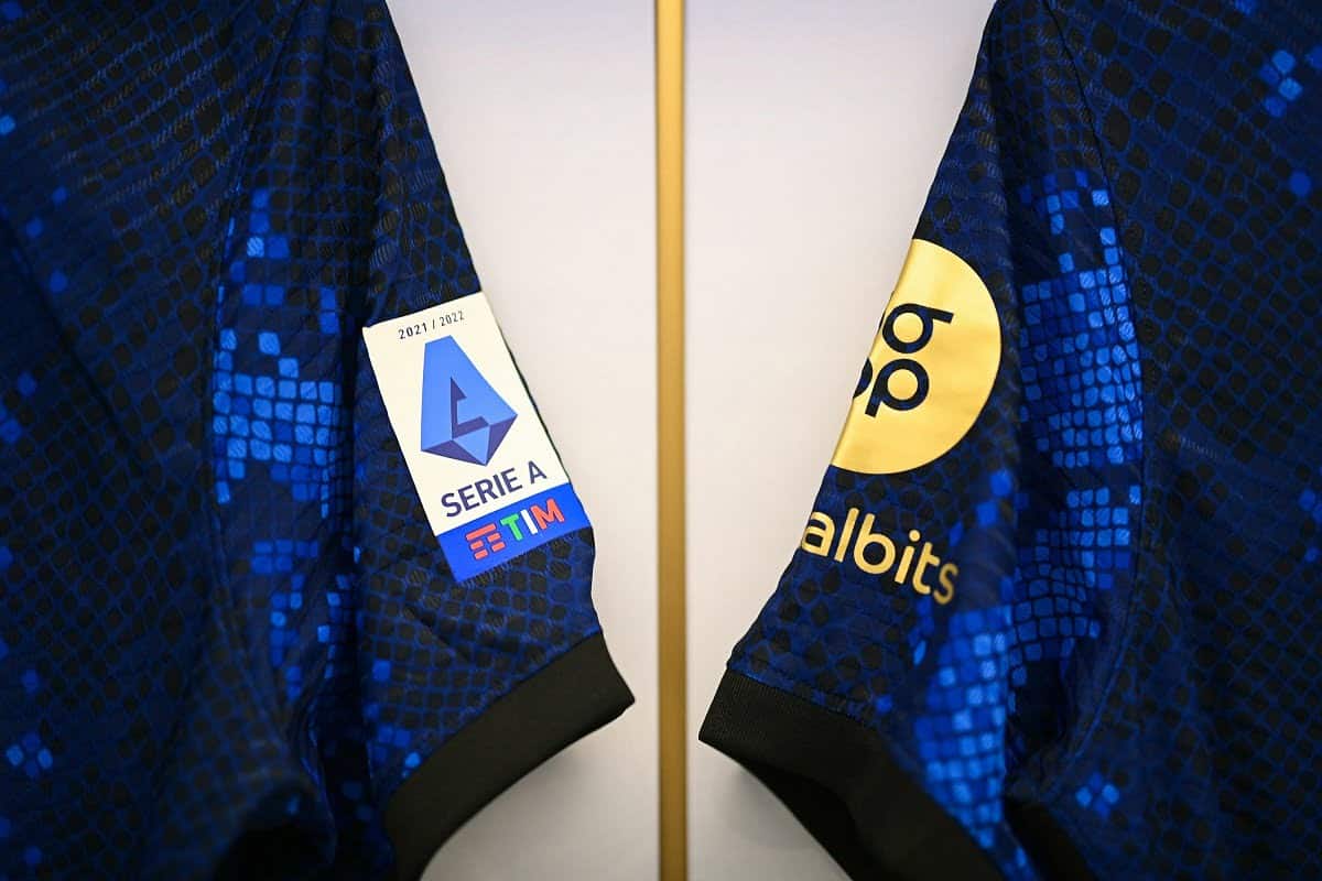 مهدی طارمی روی نیمکت اینتر مقابل ناپولی برای بازی امشب 20 آبان 1403 | دیلی فوتبال