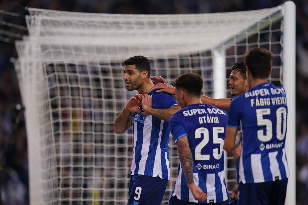 ازدواج مهدی طارمی و همسرش؛ ساده در بوشهر یا لاکچری و میلیاردی در تهران!؟ ازدواج مهدی طارمی و همسرش؛ ساده در بوشهر یا لاکچری و میلیاردی در تهران!؟ | دیلی فوتبال