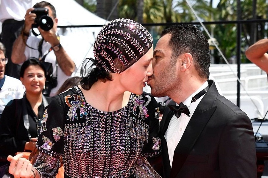 عکس| بوسه نوید محمدزاده و فرشته حسینی روی فرش قرمز جشنواره کن | دیلی فوتبال