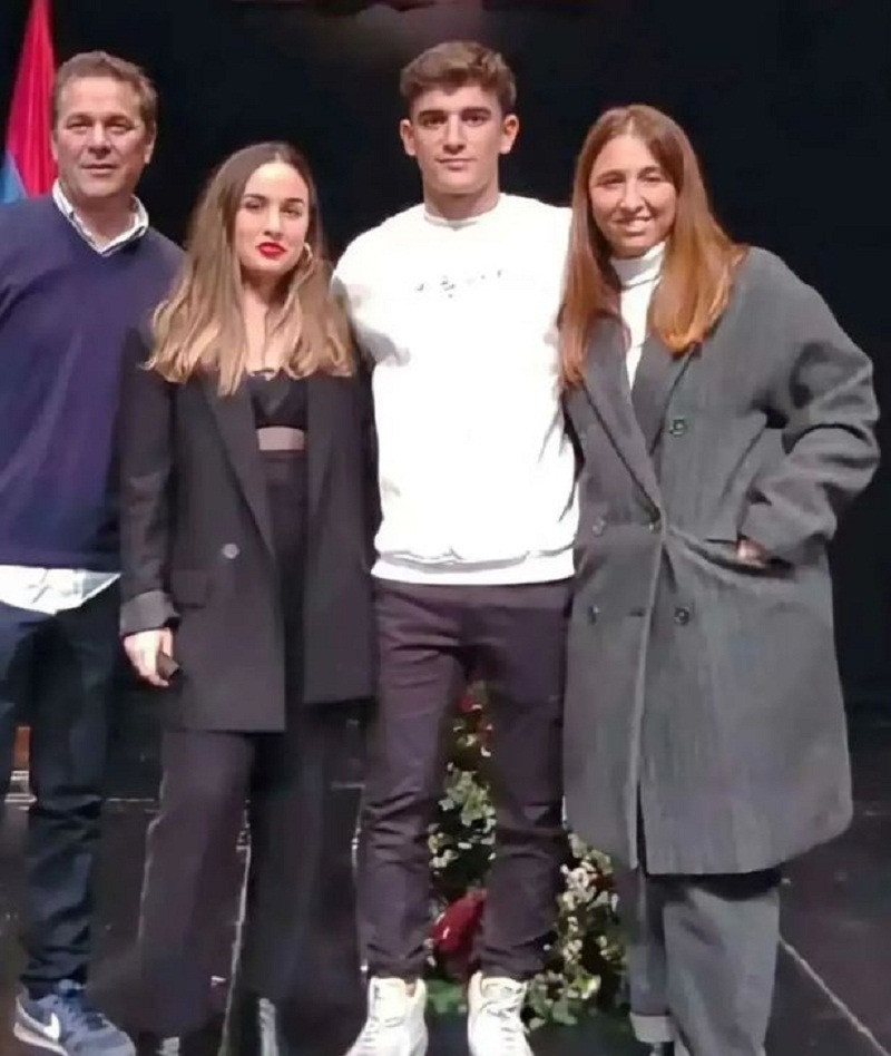 خیانت پیکه به شکیرا: ماجرای رابطه جنسی با مادر گاوی صحت دارد؟ | دیلی فوتبال