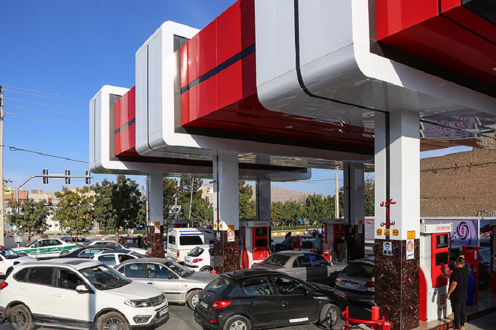 عکس| علت شلوغی پمپ بنزین ها چیست؟ | دیلی فوتبال