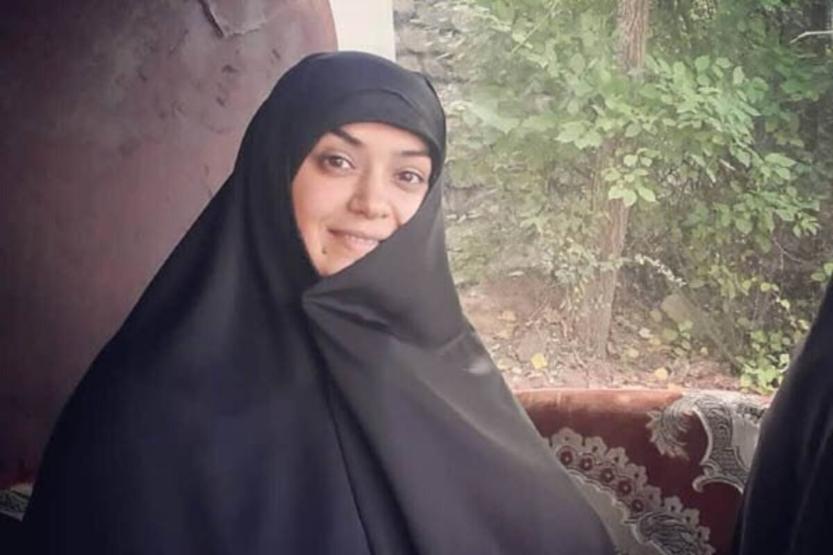 عکس| الهام چرخنده با حجاب در بیمارستان بستری شد | دیلی فوتبال