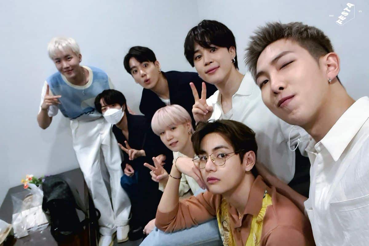 عکس| عاقبت بی تی اس فن بودن در کره شمالی | دیلی فوتبال