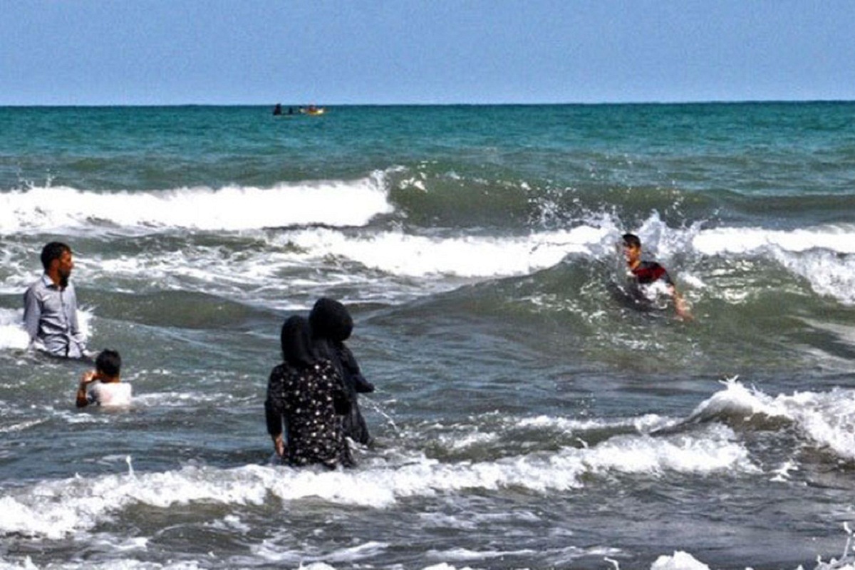 فیلم| هدیه فرماندار فریدونکنار به مسافر باحجاب: یک دور قایق سواری رایگان!