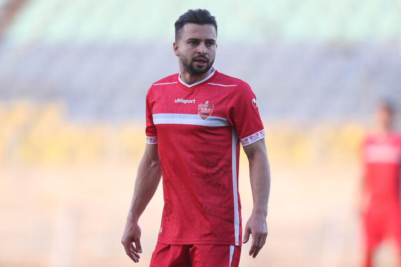 فیلم| مصاحبه سروش رفیعی و واکنش تند بازیکن پرسپولیس به اظهارات جنجالی حسن عباسی فیلم| مصاحبه سروش رفیعی و واکنش تند بازیکن پرسپولیس به اظهارات جنجالی حسن عباسی | دیلی فوتبال