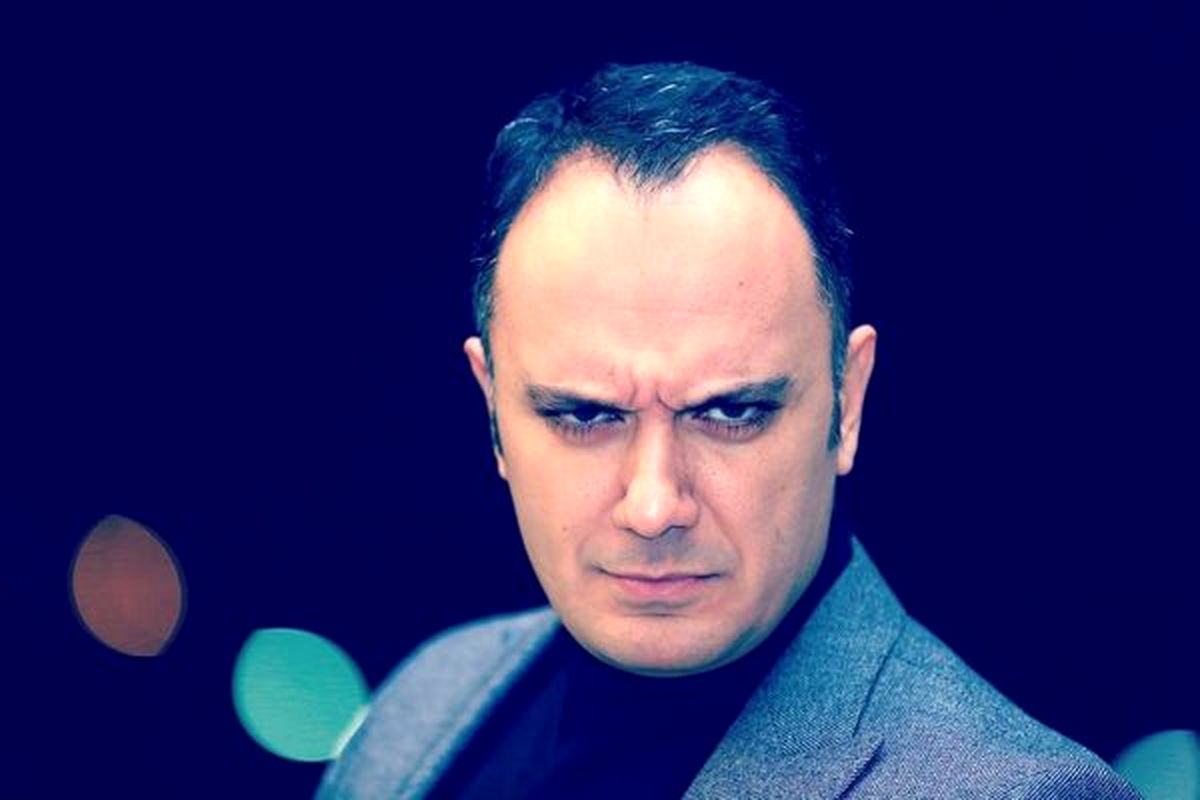 اوج وقاحت احسان کرمی؛ از رقص در عروسی ساسی مانکن تا انتقاد از مهدی ترابی به خاطر نسبتن مچ بند! اوج وقاحت احسان کرمی؛ از رقص در عروسی ساسی مانکن تا انتقاد از مهدی ترابی به خاطر نسبتن مچ بند! | دیلی فوتبال