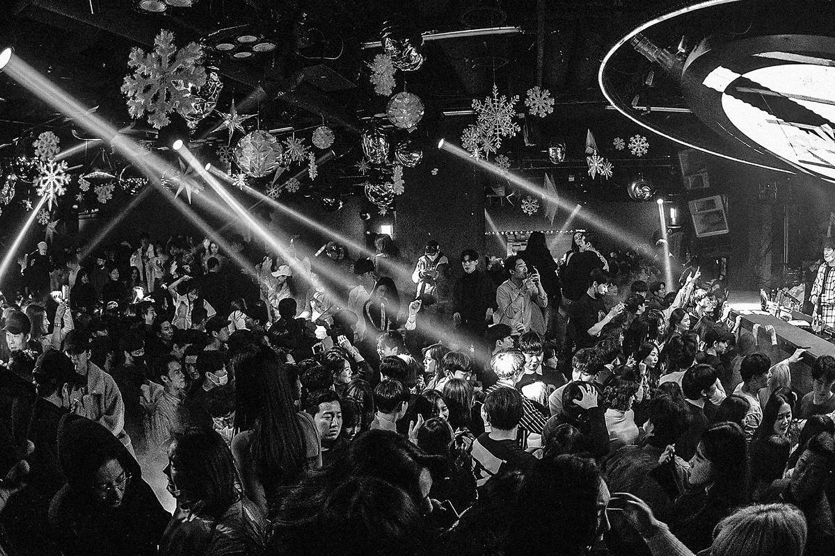 فیلم| حضور خواننده مشهور بی تی اس در جشن هالووین کره جنوبی 20 نفر را به کشتن داد فیلم| حضور خواننده مشهور بی تی اس در جشن هالووین کره جنوبی 20 نفر را به کشتن داد | دیلی فوتبال