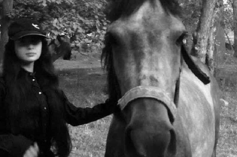 عکس| پارمیس همنوا دختر دانش آموز ایرانشهری کیست و آیا در اغتشاشات سیستان و بلوچستان کشته شده است؟ عکس| پارمیس همنوا دختر دانش آموز ایرانشهری کیست و آیا در اغتشاشات سیستان و بلوچستان کشته شده است؟ | دیلی فوتبال