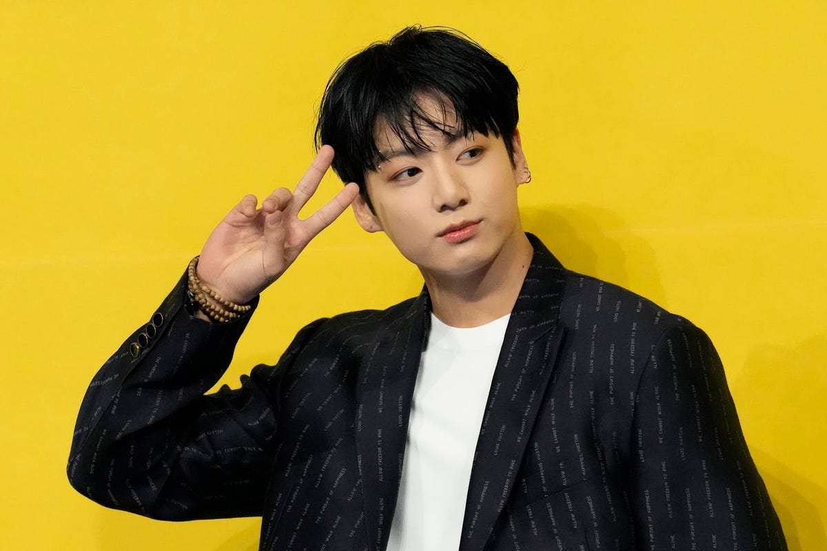 بی تی اس (BTS): جونگ کوک برای اجرای افتتاحیه جام جهانی 2022 در قطر حضور دارد بی تی اس (BTS): جونگ کوک برای اجرای افتتاحیه جام جهانی 2022 در قطر حضور دارد | دیلی فوتبال