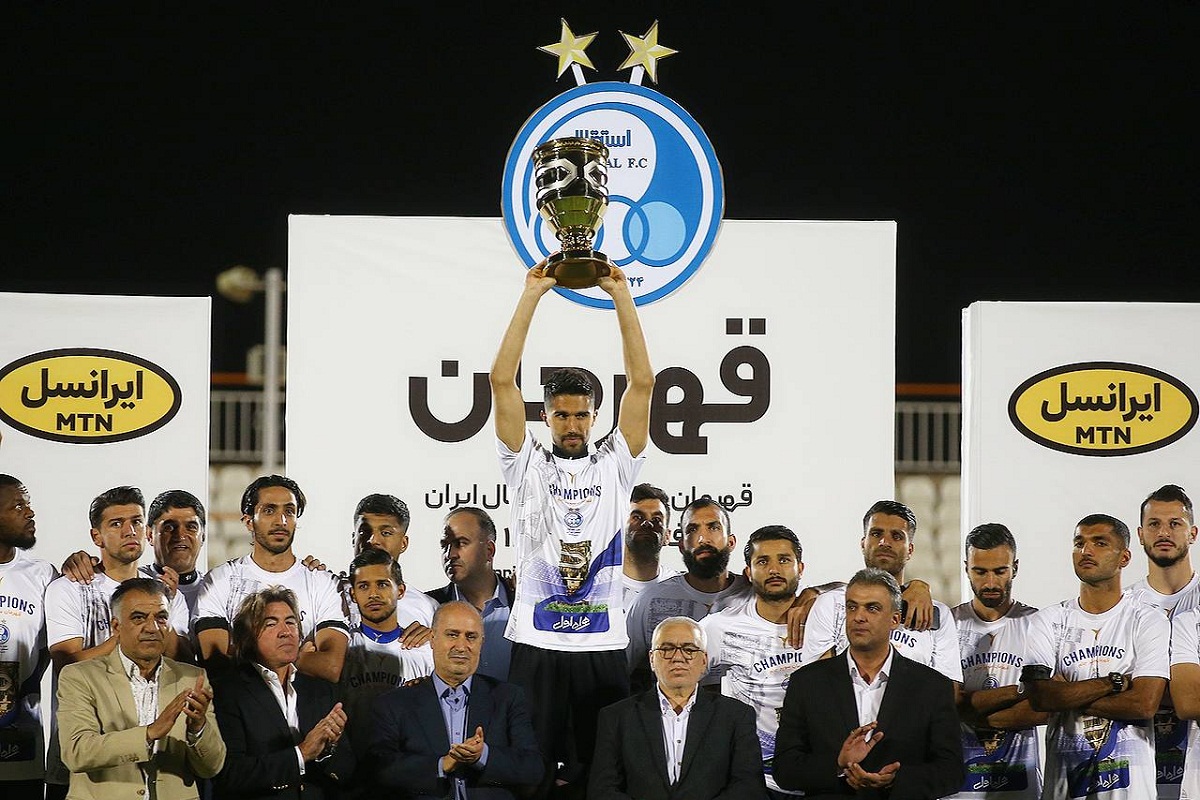 فیلم| جشن قهرمانی استقلال در سوپرجام 1401؛ مراسم اهدای جام و شادی بازیکنان فیلم| جشن قهرمانی استقلال در سوپرجام 1401؛ مراسم اهدای جام و شادی بازیکنان | دیلی فوتبال