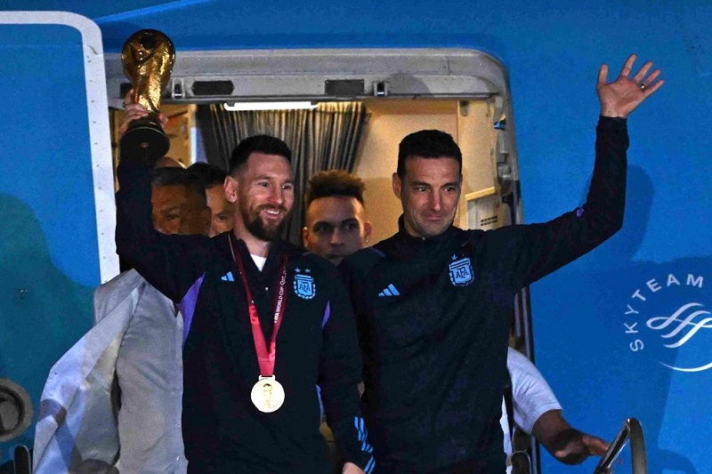 فیلم| خطر مرگ از بیخ گوش لیونل مسی گذشت! | دیلی فوتبال