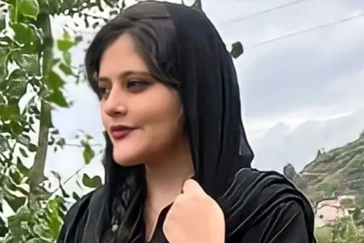 عکس کودکی مهسا امینی که مادرش منتشر کرد عکس کودکی مهسا امینی که مادرش منتشر کرد | دیلی فوتبال