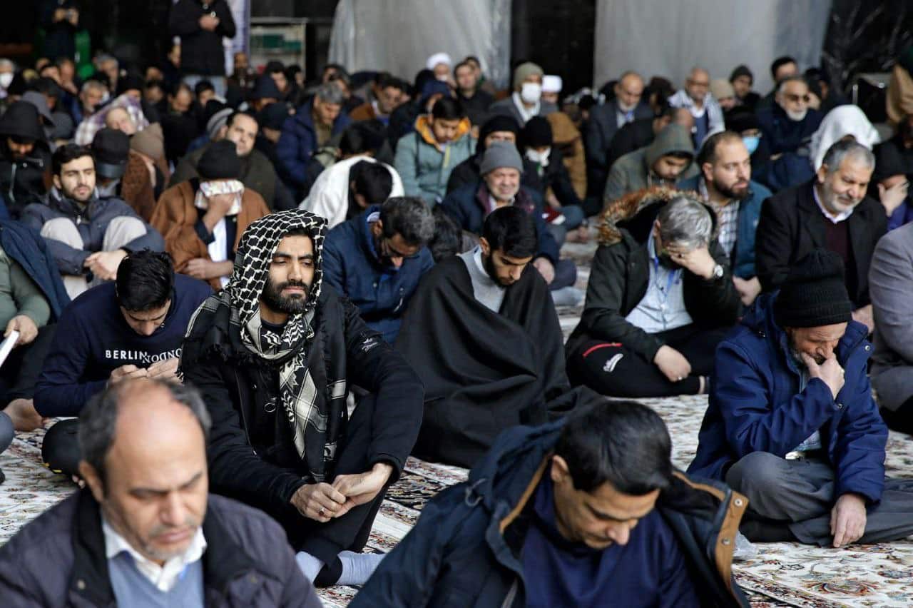 عکس| محمد انصاری در مراسم اعتکاف حرم امام رضا (ع) عکس| محمد انصاری در مراسم اعتکاف حرم امام رضا (ع) | دیلی فوتبال