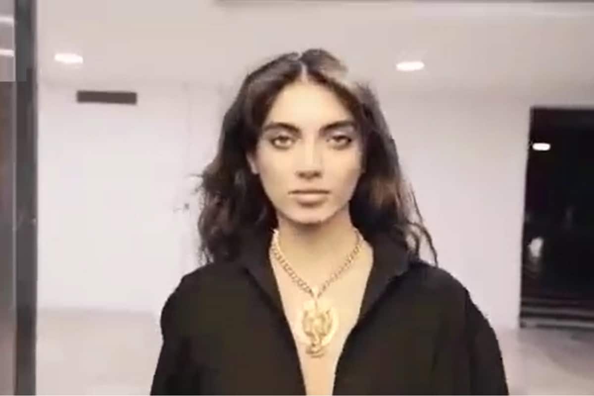 فیلم| کودتای بچه پولدارها؛ استفاده از دختر بی حجاب برای تبلیغ پاساژ طلا و جواهر الماس کریم خان | دیلی فوتبال