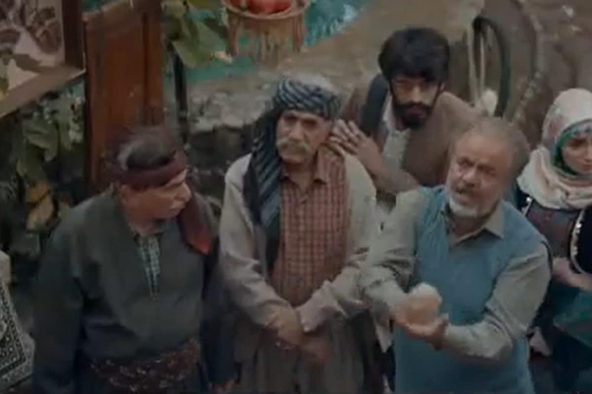 فیلم| کنایه سنگین سریال نون خ به پارتی بازی در استخدام | دیلی فوتبال