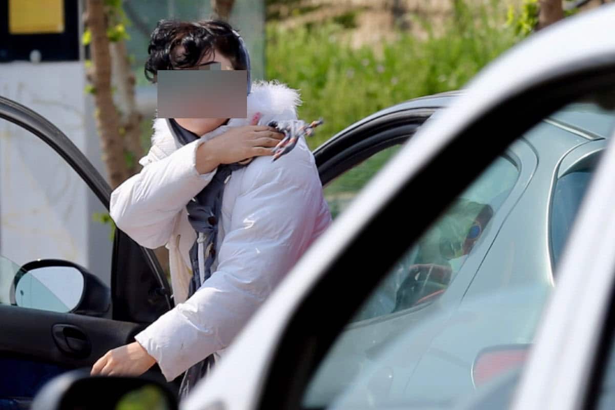 عکس| عادی سازی کشف حجاب در تقویم شهر فرش | دیلی فوتبال