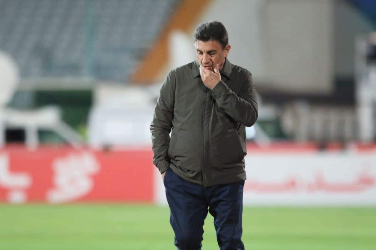 عکس| تیپ و استایل خاص امیر قلعه نویی در اردوی تیم ملی ایران عکس| تیپ و استایل خاص امیر قلعه نویی در اردوی تیم ملی ایران | دیلی فوتبال