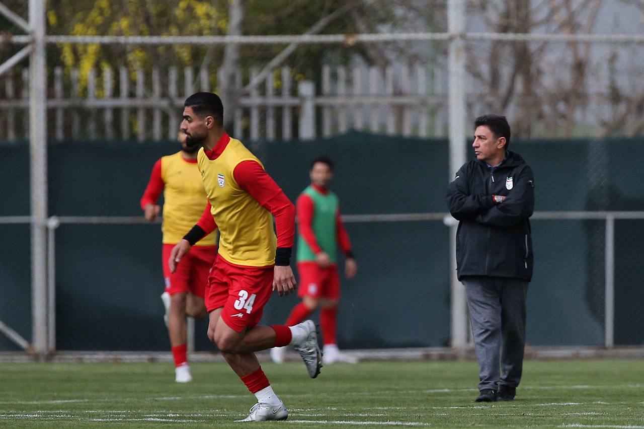 عکس| گیر دادن قلعه نویی به مدل موی بازیکنان تیم ملی عکس| گیر دادن قلعه نویی به مدل موی بازیکنان تیم ملی | دیلی فوتبال