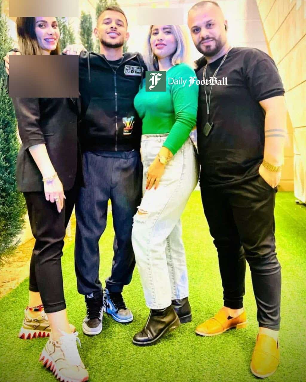 عکس| چرا با کشف حجاب خانوادگی فوتبالیست ها برخورد نمی شود؟ | دیلی فوتبال