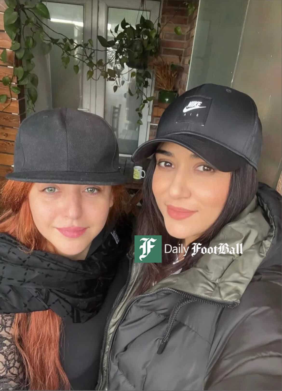 عکس| کلاه به جای حجاب؛ سلفی جدید پریناز ایزدیار خبرساز شد عکس| کلاه به جای حجاب؛ سلفی جدید پریناز ایزدیار خبرساز شد | دیلی فوتبال