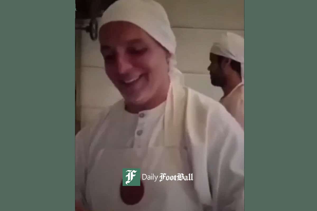 فیلم| نانوایی پیام دهکردی در لاهیجان؛ بازیگر و کارگردان معروف شاطر شد فیلم| نانوایی پیام دهکردی در لاهیجان؛ بازیگر و کارگردان معروف شاطر شد | دیلی فوتبال