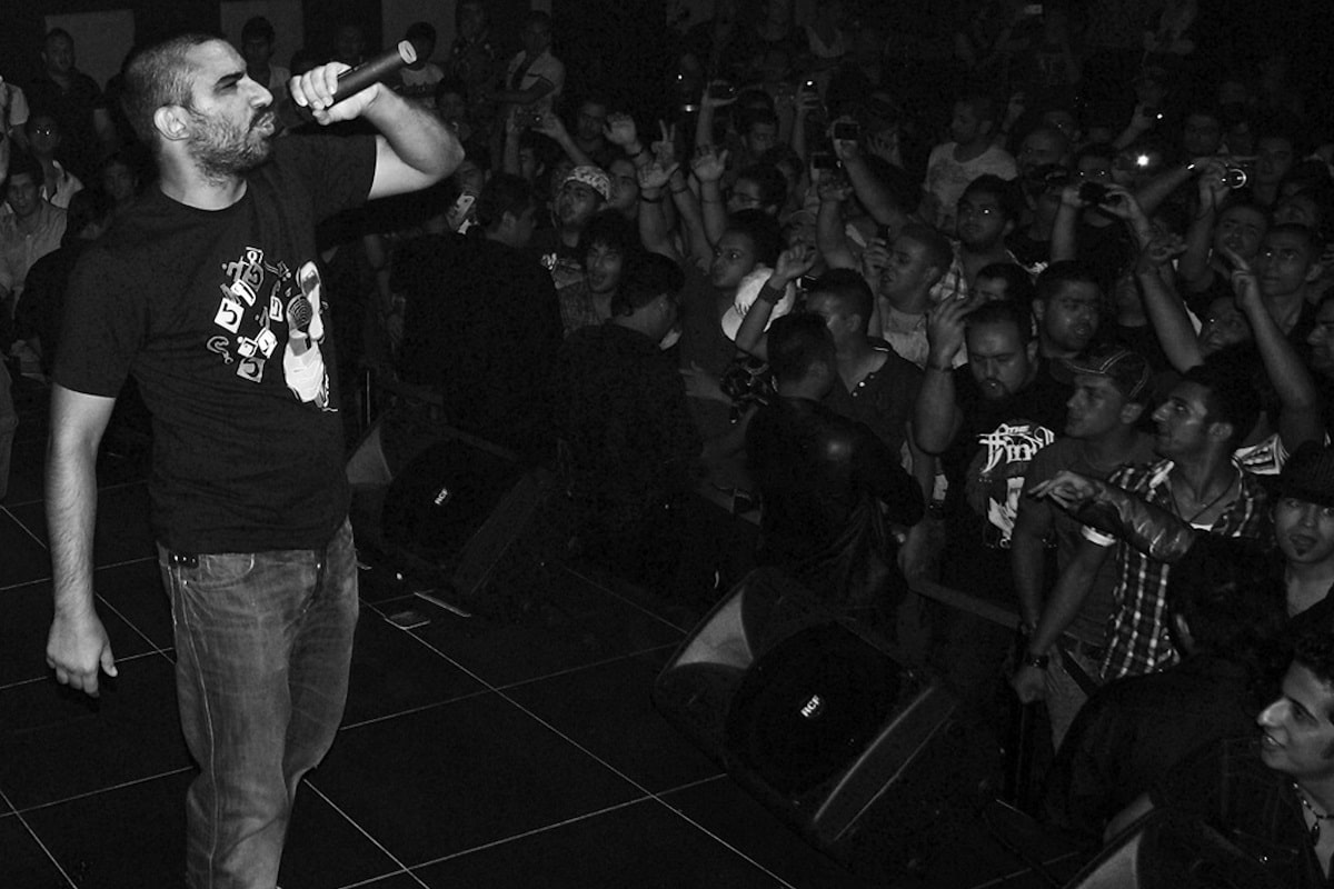 عکس| ارتباط مخفیانه خواننده مشهور رپ با منافقین فاش شد عکس| ارتباط مخفیانه خواننده مشهور رپ با منافقین فاش شد | دیلی فوتبال