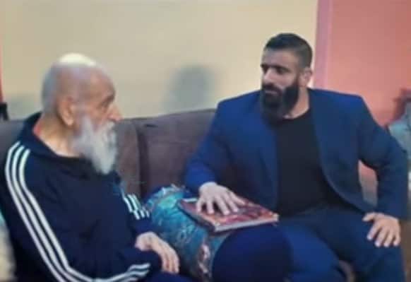 عکس| تصاویری جالب از هادی چوپان در کنار پهلوان خلیل عقاب عکس| تصاویری جالب از هادی چوپان در کنار پهلوان خلیل عقاب | دیلی فوتبال