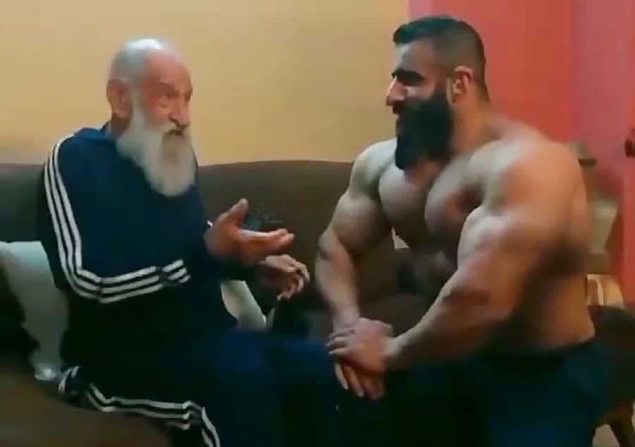 عکس| تصاویری جالب از هادی چوپان در کنار پهلوان خلیل عقاب عکس| تصاویری جالب از هادی چوپان در کنار پهلوان خلیل عقاب | دیلی فوتبال