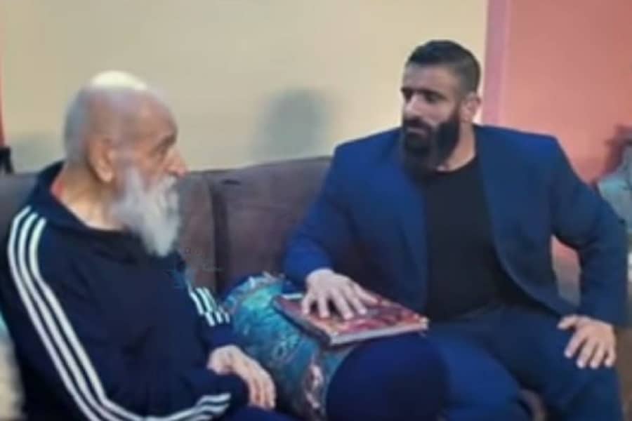 عکس| تصاویری جالب از هادی چوپان در کنار پهلوان خلیل عقاب عکس| تصاویری جالب از هادی چوپان در کنار پهلوان خلیل عقاب | دیلی فوتبال