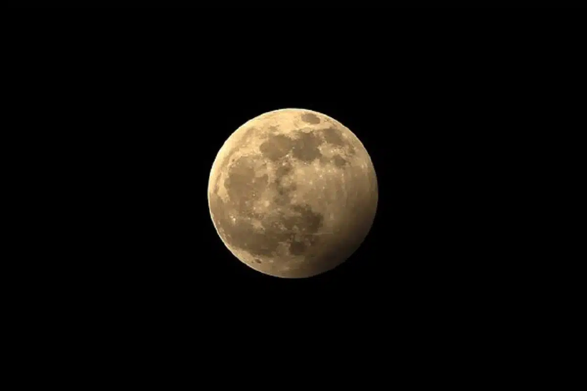 زمان دقیق رخداد نجومی ماه گرفتکی جمعه 15 اردیبهشت 1402؛ عمیق ترین خسوف 20 سال