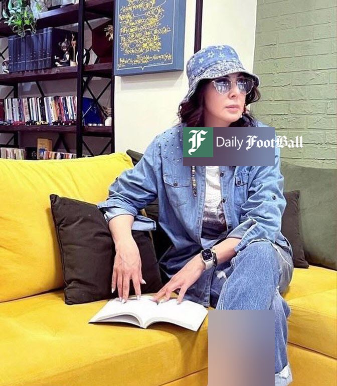 عکس| پوشش متفاوت لیلا بلوکات در شهر کتاب | دیلی فوتبال