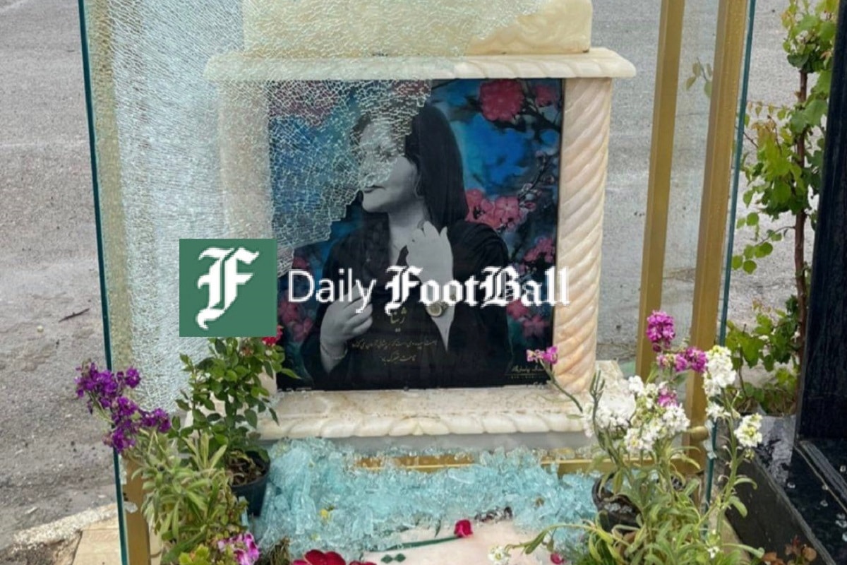 عکس| تخریب قبر مهسا امینی عکس| تخریب قبر مهسا امینی | دیلی فوتبال