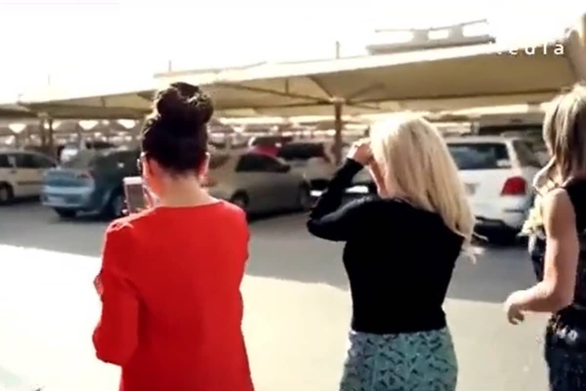 فیلم| حالا اگر زنان برهنه به خیابان بیایند چه می شود؟ | دیلی فوتبال