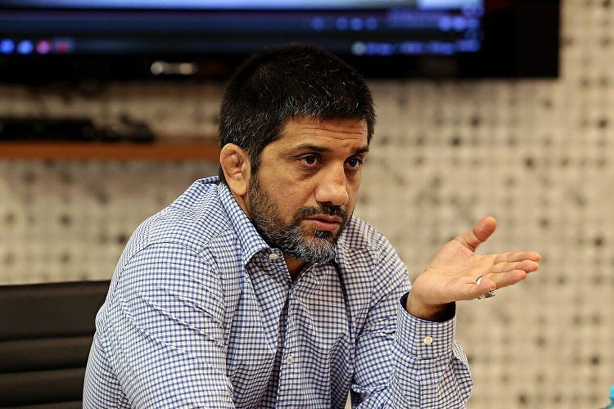 فیلم| درگیری لفظی علیرضا دبیر با پیمان یوسفی روی آنتن زنده تلویزیون فیلم| درگیری لفظی علیرضا دبیر با پیمان یوسفی روی آنتن زنده تلویزیون | دیلی فوتبال