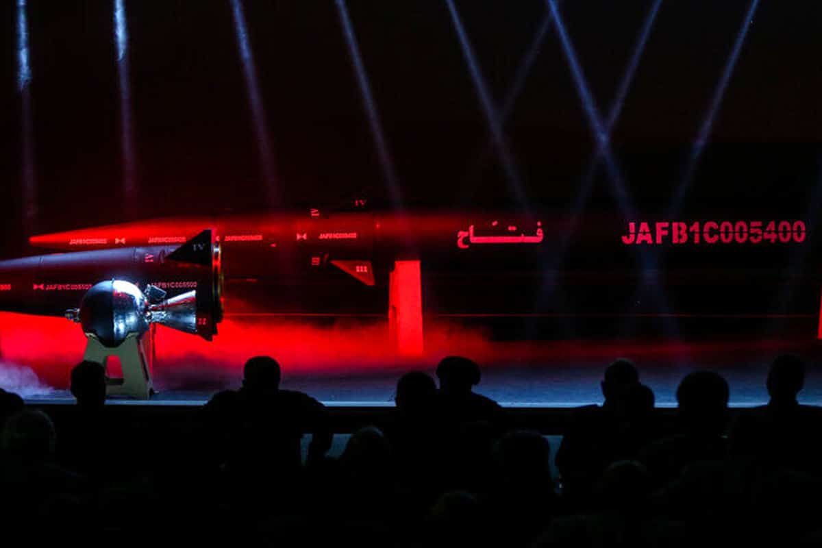 فیلم| واکنش سردار حاجی زاده به تشکر مردم برای رونمایی از موشک هایپرسونیک فتاح | دیلی فوتبال