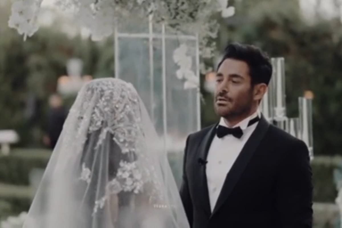 بدعت گذاری سلبریتی ها؛ اولین فیلم از مراسم عقد آریایی محمدرضا گلزار و همسرش آیسان آقاخانی | دیلی فوتبال