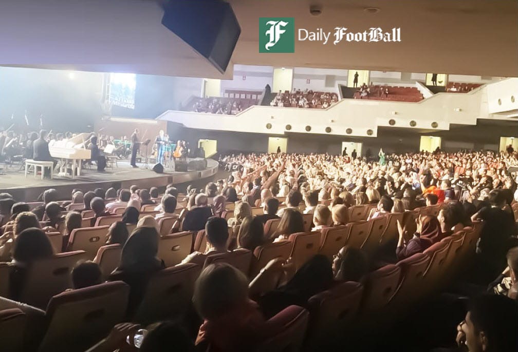 عکس| جنجال حضور زنان بی حجاب در تالار وزارت کشور | دیلی فوتبال