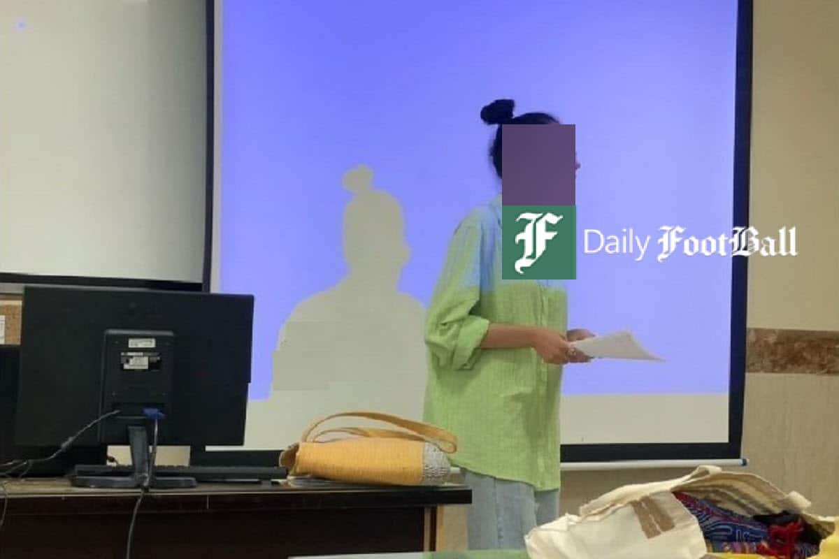 عکس| حرمت شکنی دانشجوی بی حجاب در دانشگاه عکس| حرمت شکنی دانشجوی بی حجاب در دانشگاه | دیلی فوتبال