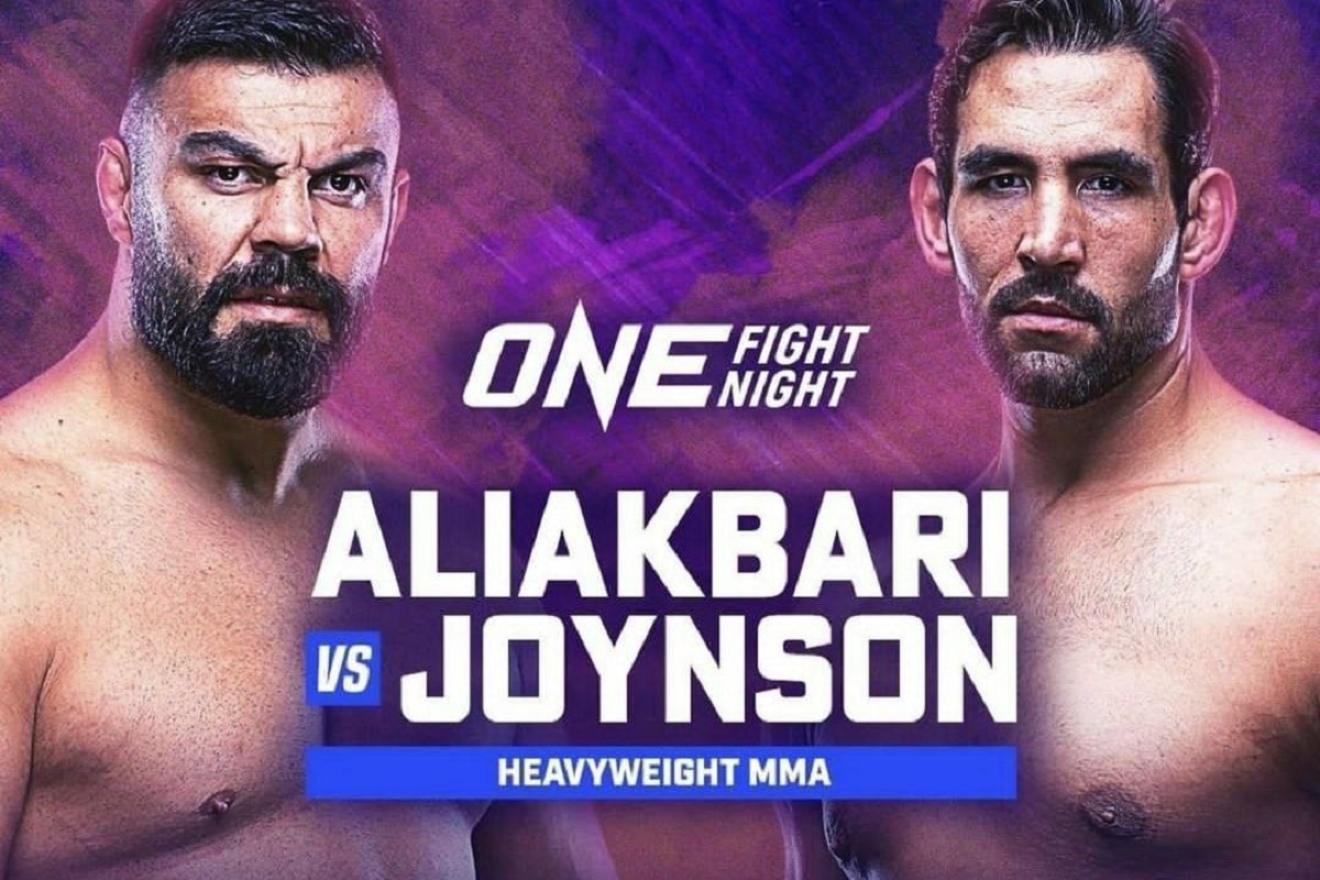 پخش زنده مبارزه امیر علی اکبری با داستین جوینسون حریف کانادایی امروز شنبه 24 تیر 1402 پخش زنده مبارزه امیر علی اکبری با داستین جوینسون حریف کانادایی امروز شنبه 24 تیر 1402 | دیلی فوتبال