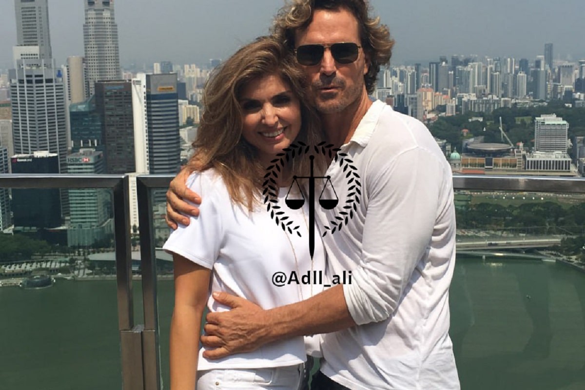 عکس| حجاب همسر رضا پهلوی سر قبر محمدرضا پهلوی | دیلی فوتبال