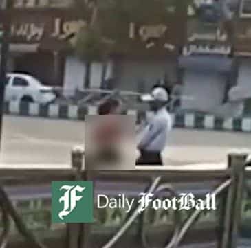 عکس| هنجارشکنی زن برهنه در میدان تجریش | دیلی فوتبال