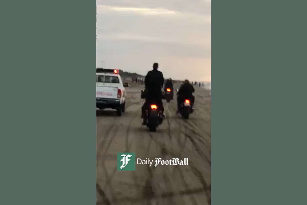 فیلم| حضور متفاوت سردار مخفمی با موتور سنگین در سواحل استان مازندران | دیلی فوتبال