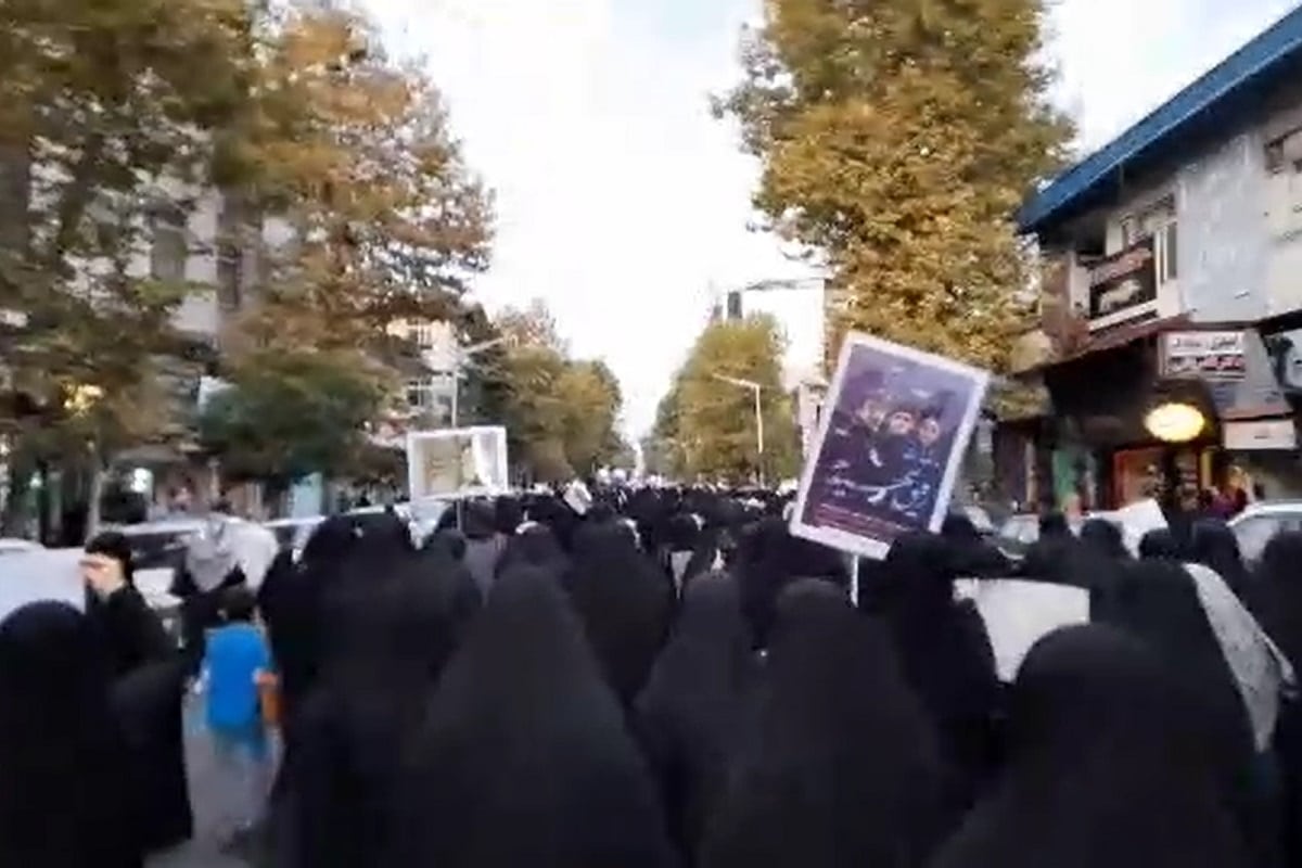 فیلم| راهپیمایی خودجوش مردم در حمایت از حجاب و حریم خانواده فیلم| راهپیمایی خودجوش مردم در حمایت از حجاب و حریم خانواده | دیلی فوتبال