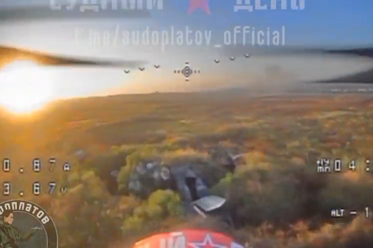 فیلم| لحظه ورود پهپاد انتحاری روسیه به سنگر اوکراینی ها فیلم| لحظه ورود پهپاد انتحاری روسیه به سنگر اوکراینی ها | دیلی فوتبال