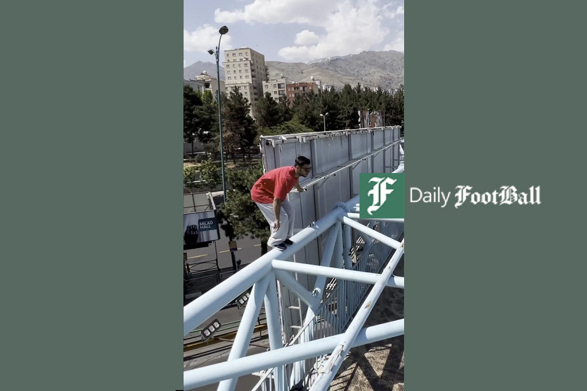 فیلم| پرش خطرناک یک پارکور کار از روی پل عابر پیاده فیلم| پرش خطرناک یک پارکور کار از روی پل عابر پیاده | دیلی فوتبال