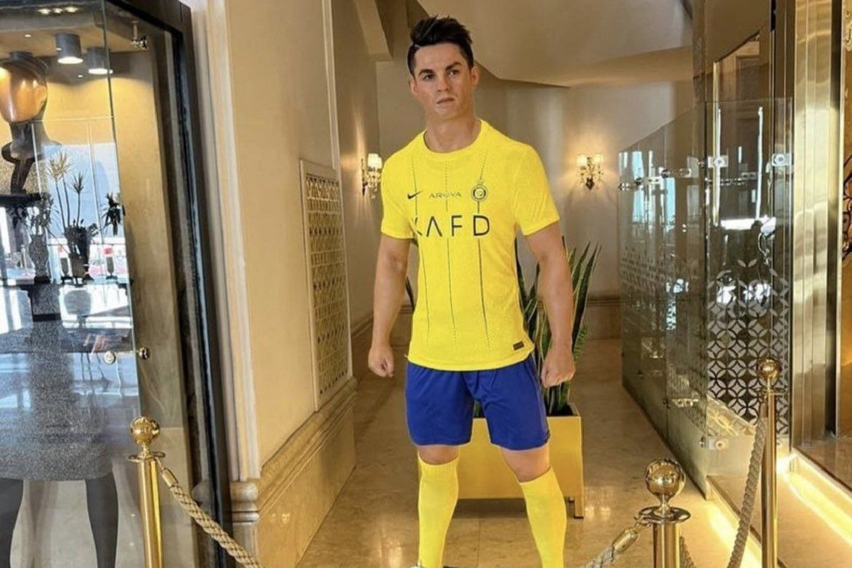 عکس| تندیس کریستیانو رونالدو در هتل اسپیناس پالاس تهران عکس| تندیس کریستیانو رونالدو در هتل اسپیناس پالاس تهران | دیلی فوتبال