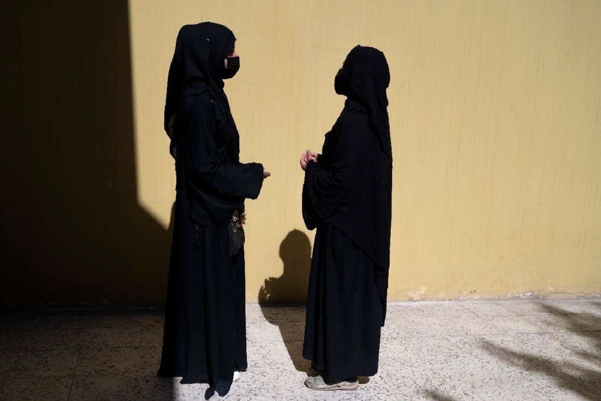 عکس| امر به معروف حجاب به سبک طالبان در افغانستان عکس| امر به معروف حجاب به سبک طالبان در افغانستان | دیلی فوتبال