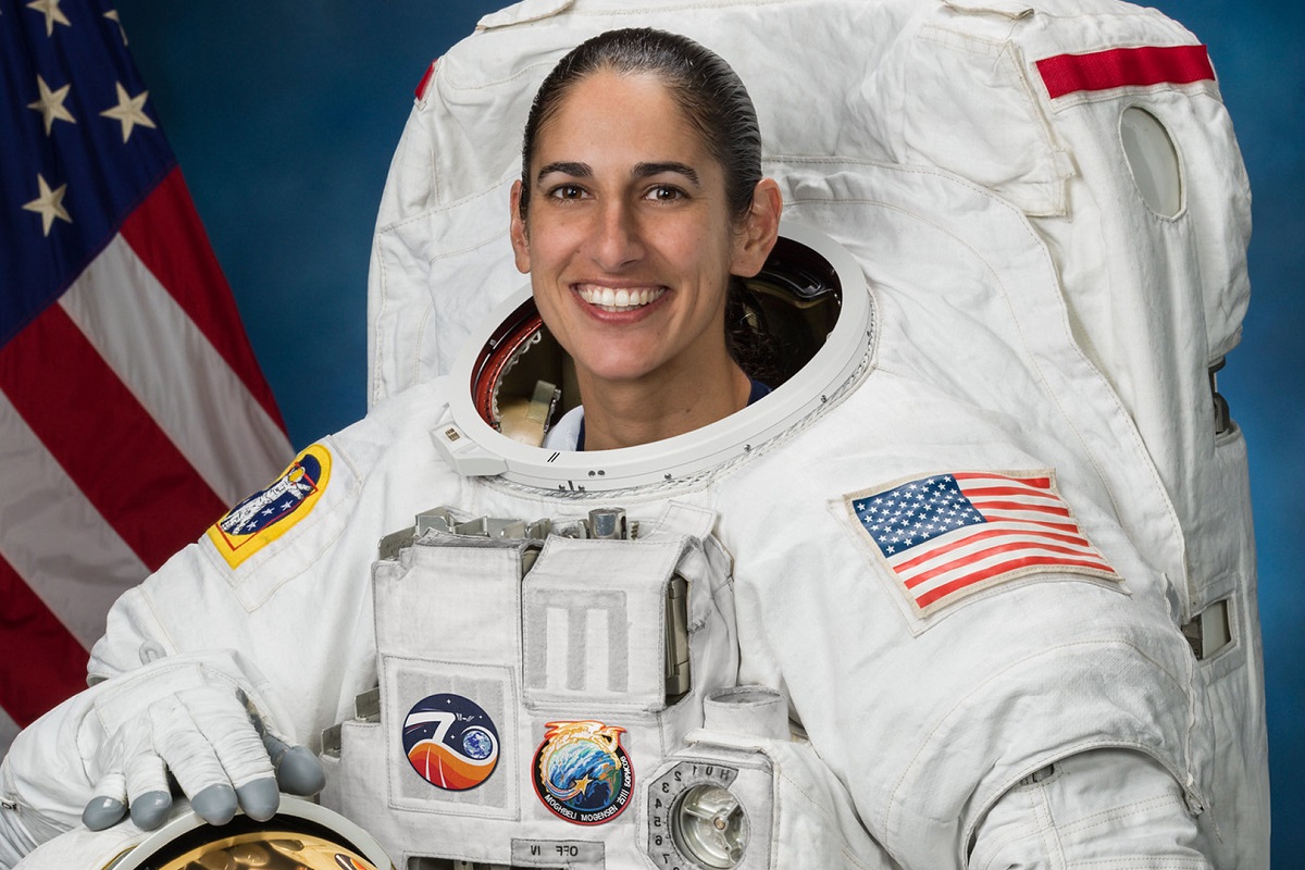 فیلم| حمله تند مجری پرحاشیه تلویزیون به یاسمین مقبلی | دیلی فوتبال