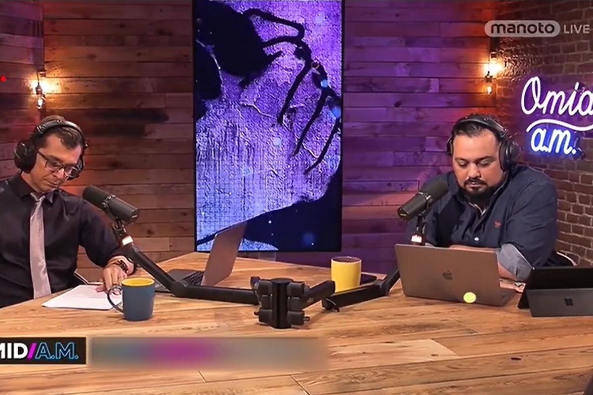 فیلم| رسوایی مجریان هتاک شبکه من و تو در برنامه زنده فیلم| رسوایی مجریان هتاک شبکه من و تو در برنامه زنده | دیلی فوتبال